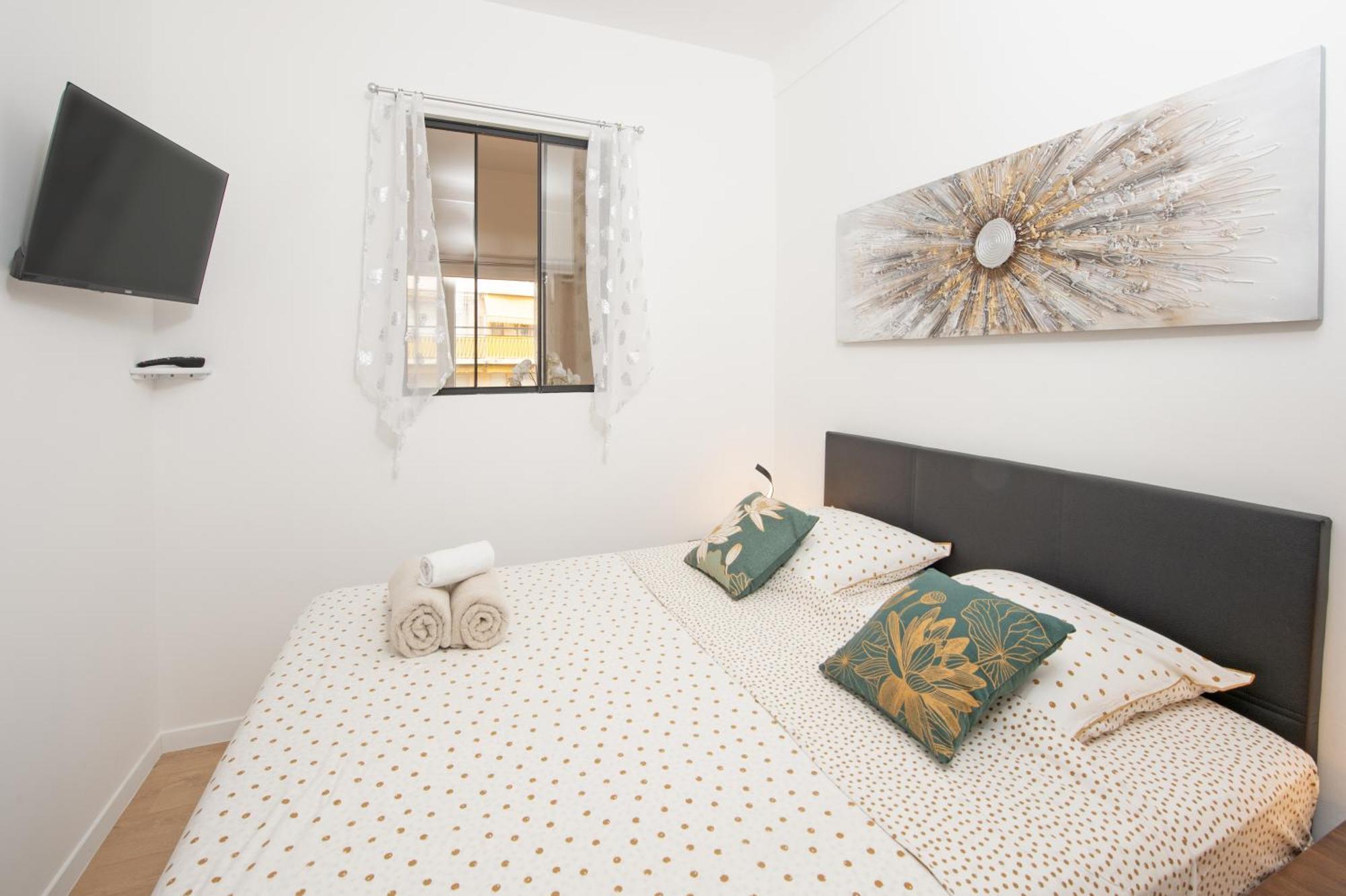 Castel - Agreable Deux Pieces - Centre Appartement